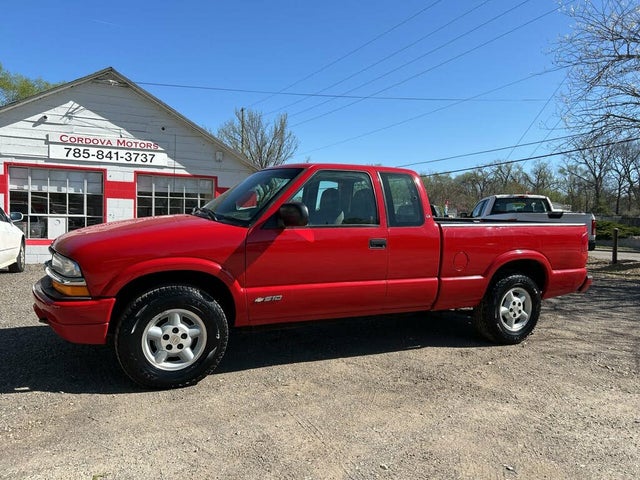 2001 Chevrolet S-10 LS Extended Cab 4WD