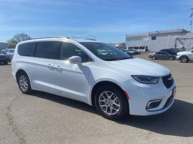 2022 Chrysler Pacifica Touring FWD