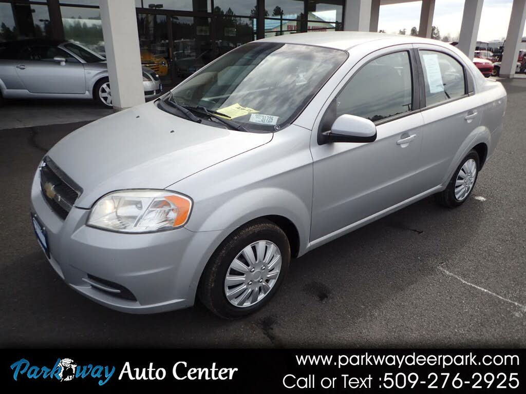 2010 Chevrolet Aveo 1LT Sedan FWD