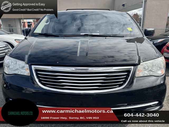 2014 Chrysler Town & Country Touring FWD