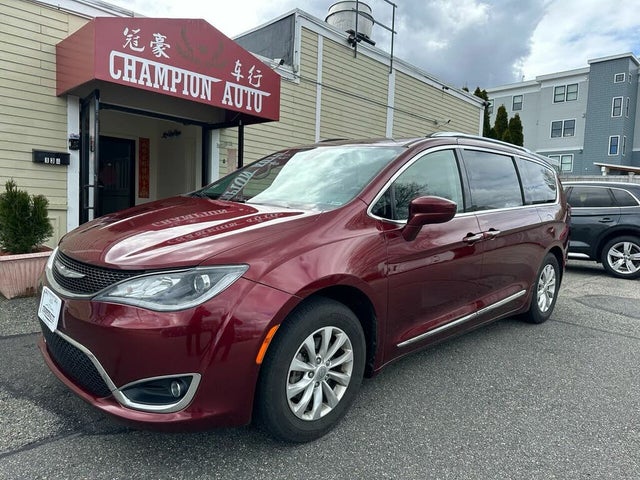 2018 Chrysler Pacifica Touring L FWD