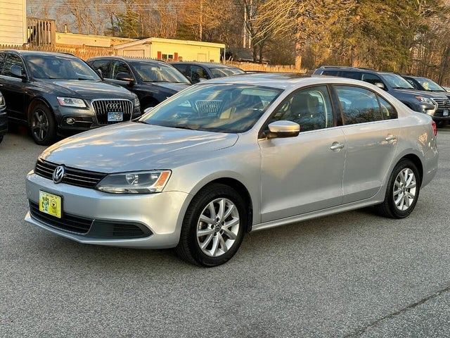 2014 Volkswagen Jetta SE with Connectivity and Sunroof