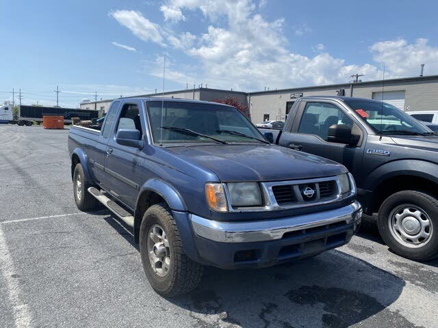 2000 Nissan Frontier 2 Dr SE 4WD Extended Cab SB