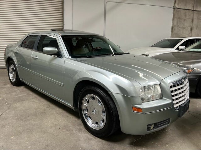 2005 Chrysler 300 Limited RWD