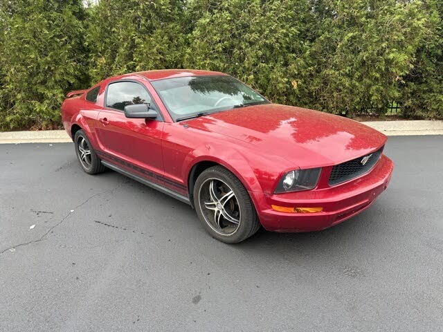 2005 Ford Mustang V6 Premium Coupe RWD