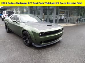 Dodge Challenger R/T Scat Pack Widebody RWD