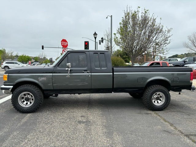 1990 Ford F-250 2 Dr XLT Lariat 4WD Extended Cab LB