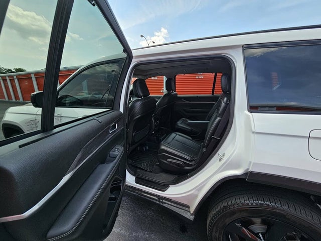 2023 Jeep Grand Cherokee L Limited RWD
