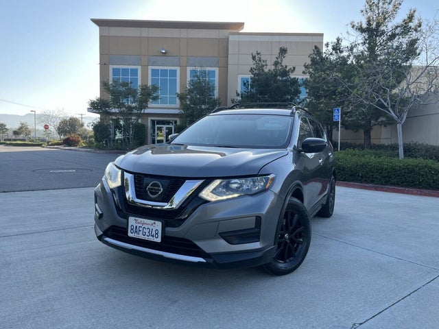 2017 Nissan Rogue SV FWD