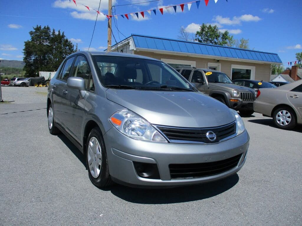 2010 Nissan Versa 1.8 S