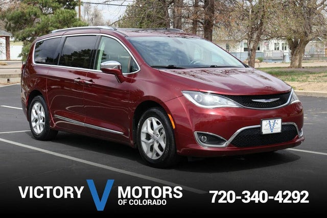 2020 Chrysler Pacifica Limited Red S FWD