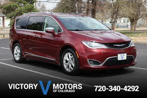 Chrysler Pacifica Limited Red S FWD