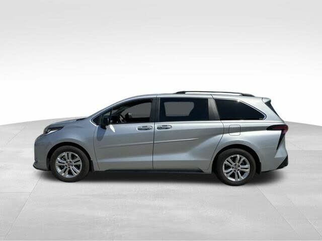 2022 Toyota Sienna XSE 7-Passenger AWD
