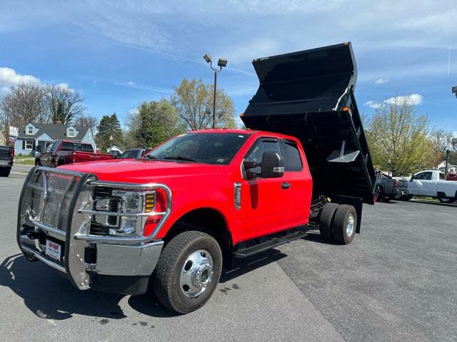 2019 Ford F-350 Super Duty Chassis XLT SuperCab DRW 4WD