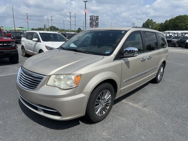 2014 Chrysler Town & Country Touring-L FWD