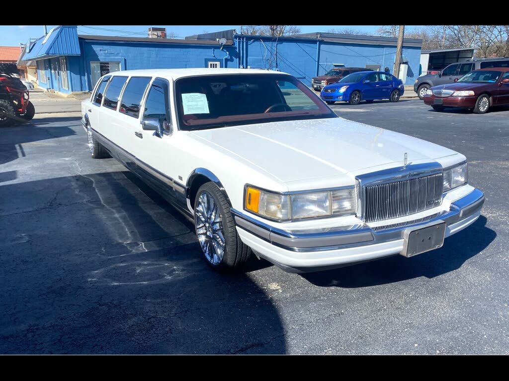 1990 Lincoln Town Car Base