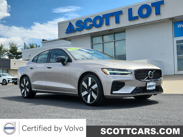 2023 Volvo S60 Recharge T8 Ultimate Dark Theme eAWD