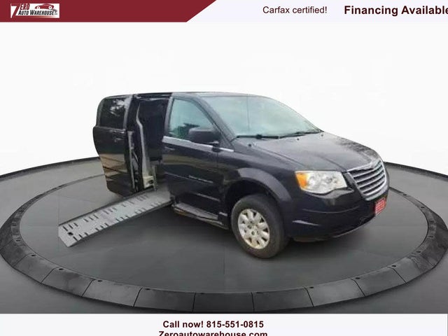 2010 Chrysler Town & Country LX FWD