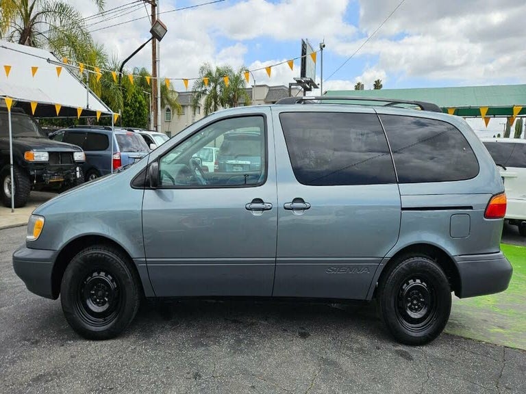 Used 2000 Toyota Sienna LE for Sale (with Photos) - CarGurus