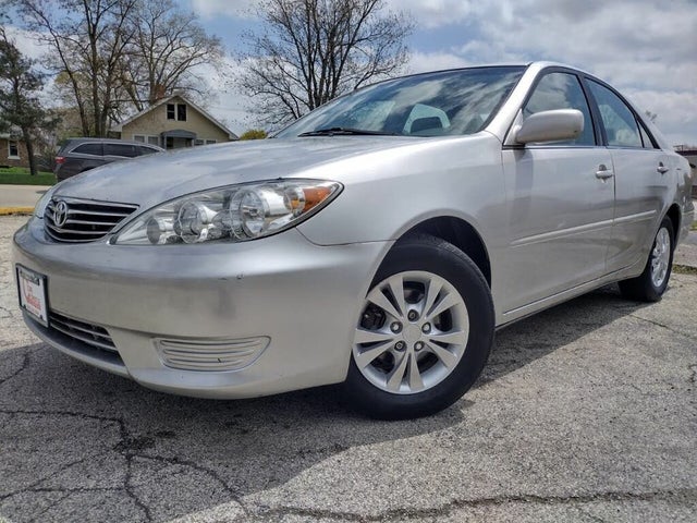 2005 Toyota Camry LE V6 FWD