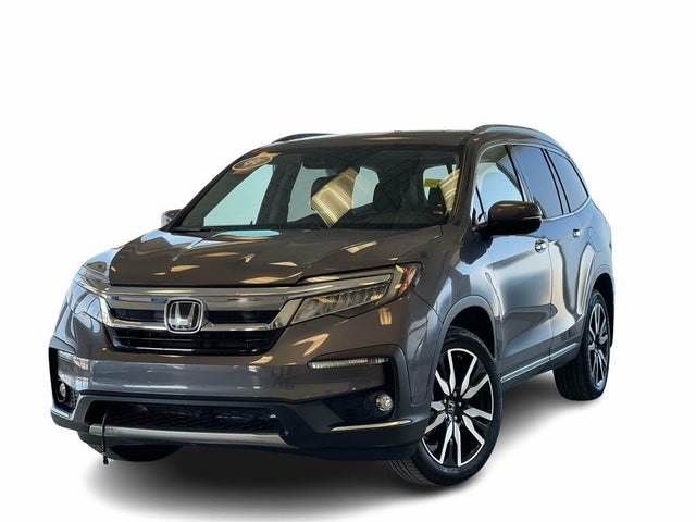 2020 Honda Pilot Touring AWD with Rear Captain's Chairs