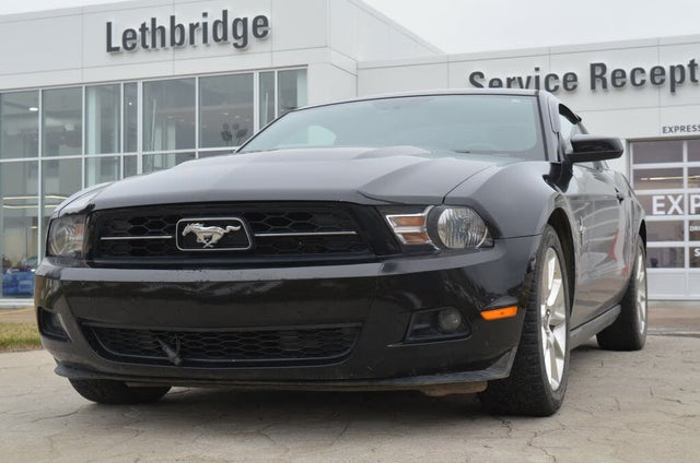 Ford Mustang Coupe RWD with Pony Package 2010