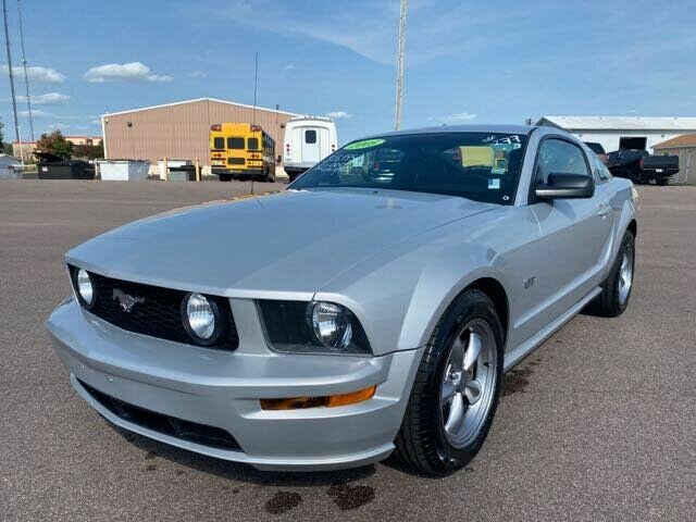 2005 Ford Mustang GT Coupe RWD