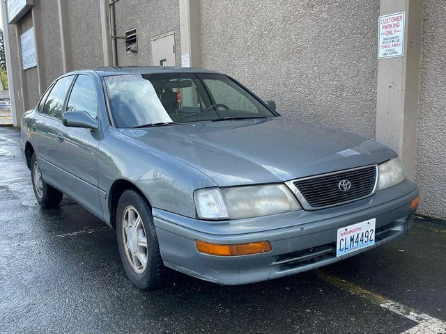 1996 Toyota Avalon 4 Dr XL Sedan