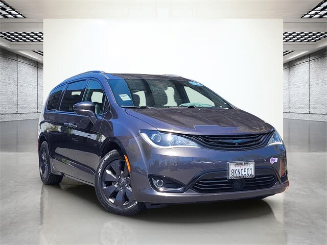 2019 Chrysler Pacifica Hybrid Limited FWD