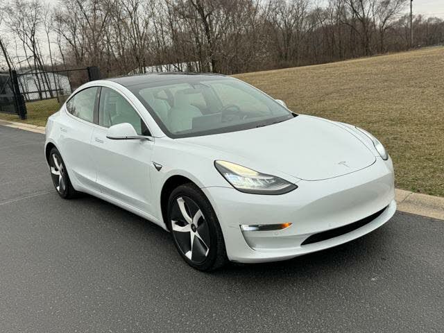 2019 Tesla Model 3 Mid Range RWD