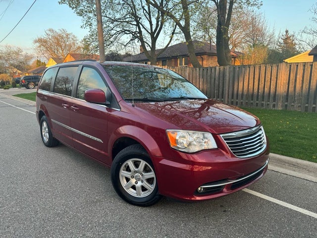 Chrysler Town & Country Touring FWD 2012