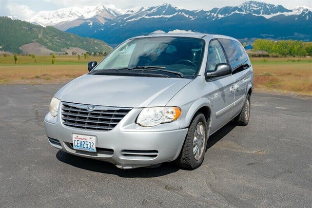 2005 Chrysler Town & Country Touring LWB FWD