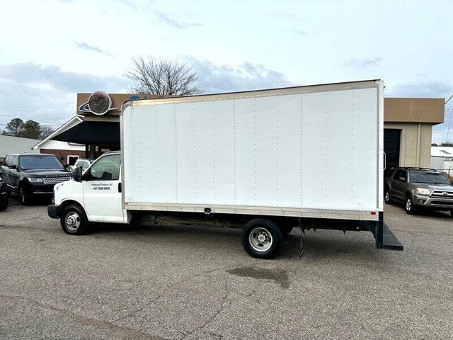 2012 Chevrolet Express Chassis 3500 177 Cutaway with 1WT RWD