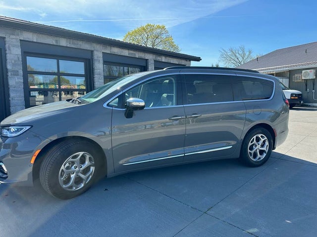 Chrysler Pacifica Limited FWD 2023