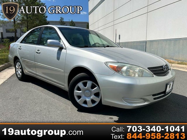 2004 Toyota Camry LE FWD