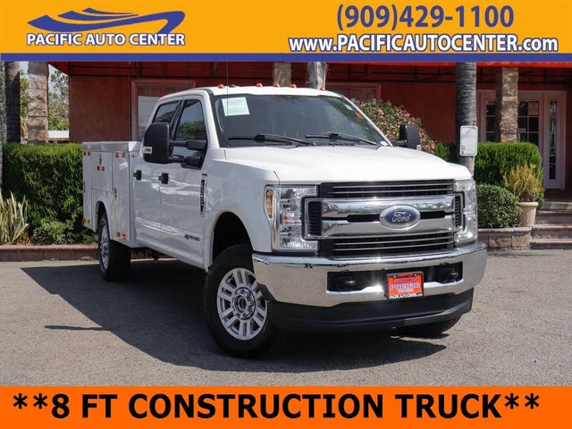 2018 Ford F-350 Super Duty Chassis XLT Crew Cab 4WD