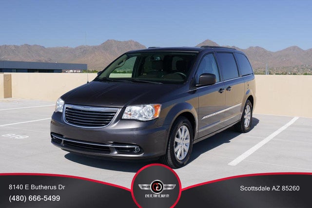 2015 Chrysler Town & Country Touring FWD