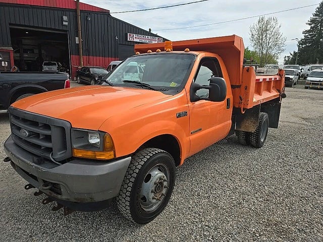 2001 Ford F-550 Super Duty Chassis Crew Cab DRW RWD