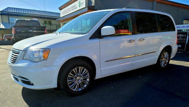2016 Chrysler Town & Country