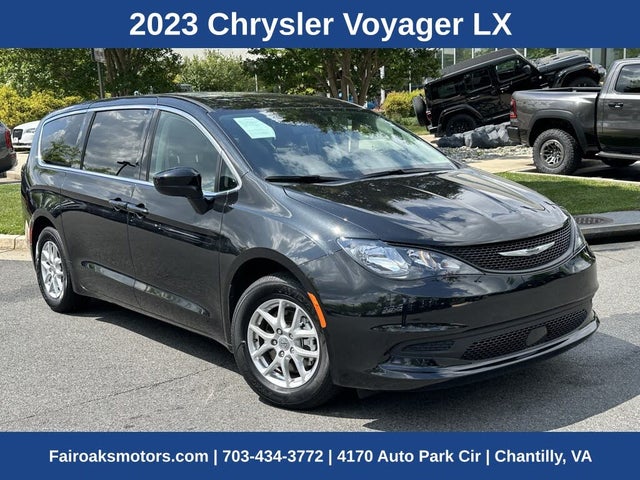 2023 Chrysler Voyager LX FWD