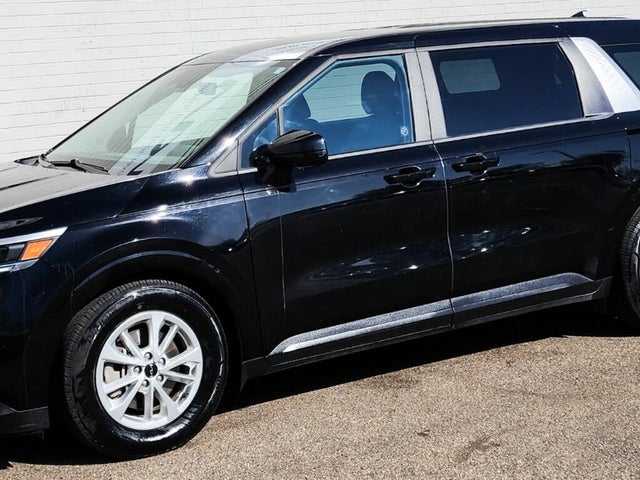 2022 Kia Carnival LX FWD with Seat Package