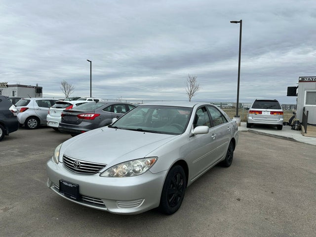 Toyota Camry XLE FWD 2005