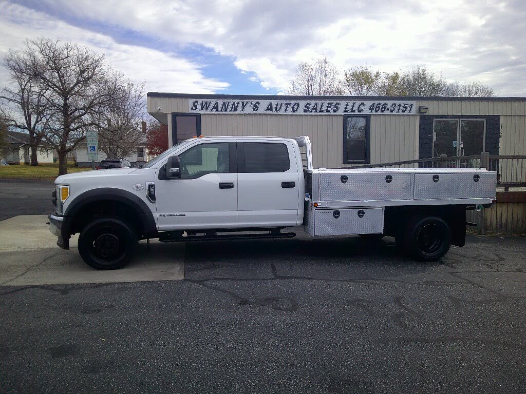 2017 Ford F-550 Super Duty Chassis Base