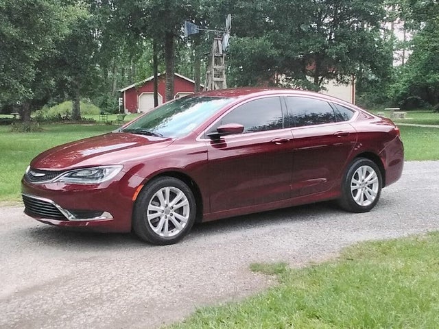 2016 Chrysler 200 Limited Sedan FWD