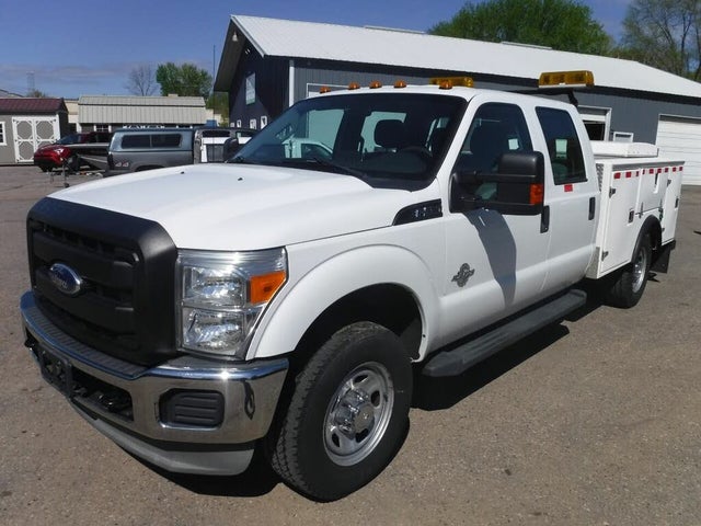 2011 Ford F-350 Super Duty Chassis XL Crew Cab 4WD