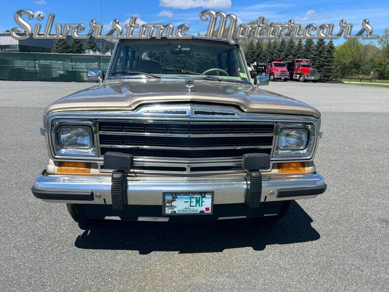 1989 Jeep Grand Wagoneer 4 Dr STD 4WD SUV
