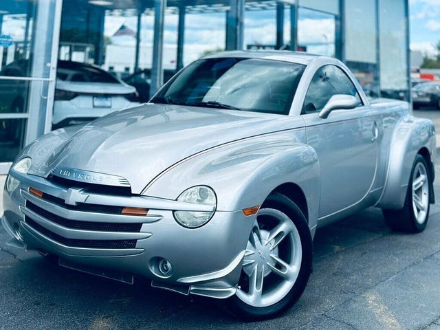 2004 Chevrolet SSR LS RWD