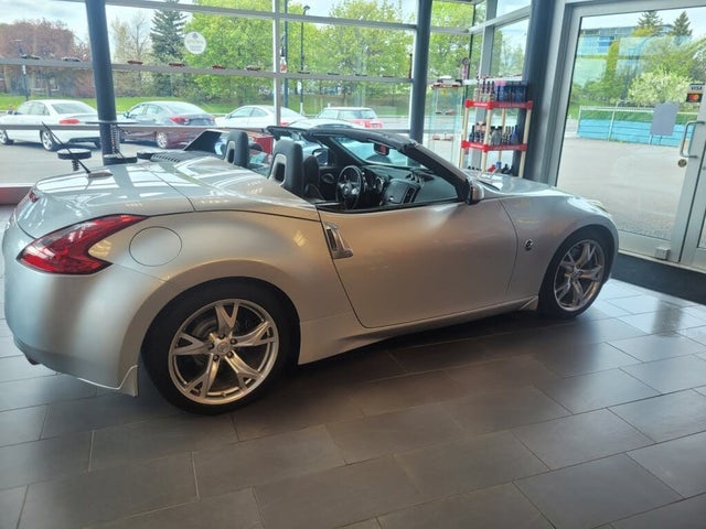 Nissan 370Z Touring Roadster 2010
