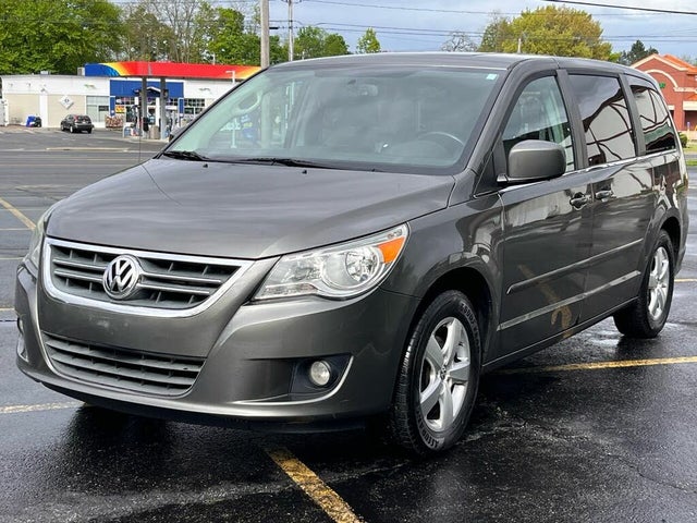 2010 Volkswagen Routan SEL with RSE and Nav