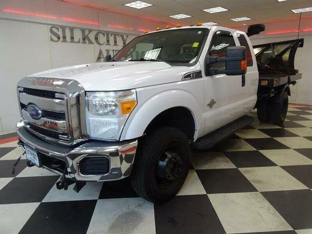 2015 Ford F-350 Super Duty Chassis XL SuperCab DRW 4WD